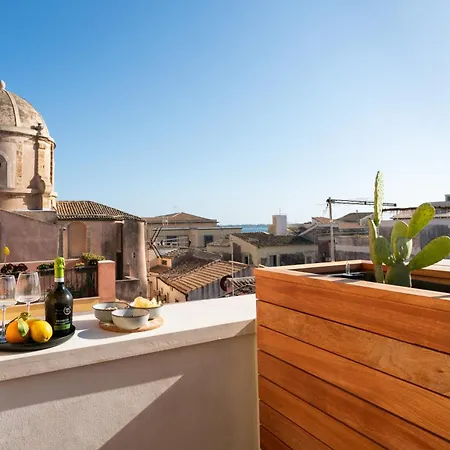 -casa Santini- Charming 3 Bedrooms House In Ortigia By Cala Rossa Syracuse